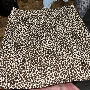 Leopard print skirt never worn